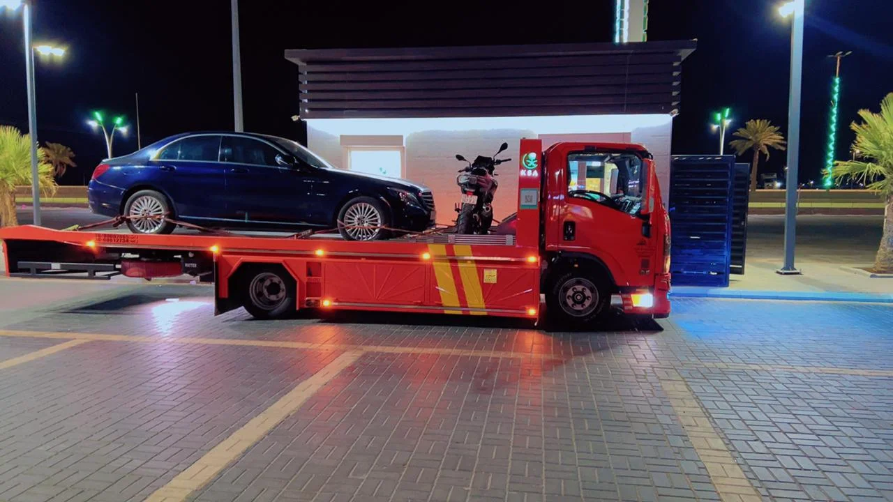 Car recovery and towing service in Dubai